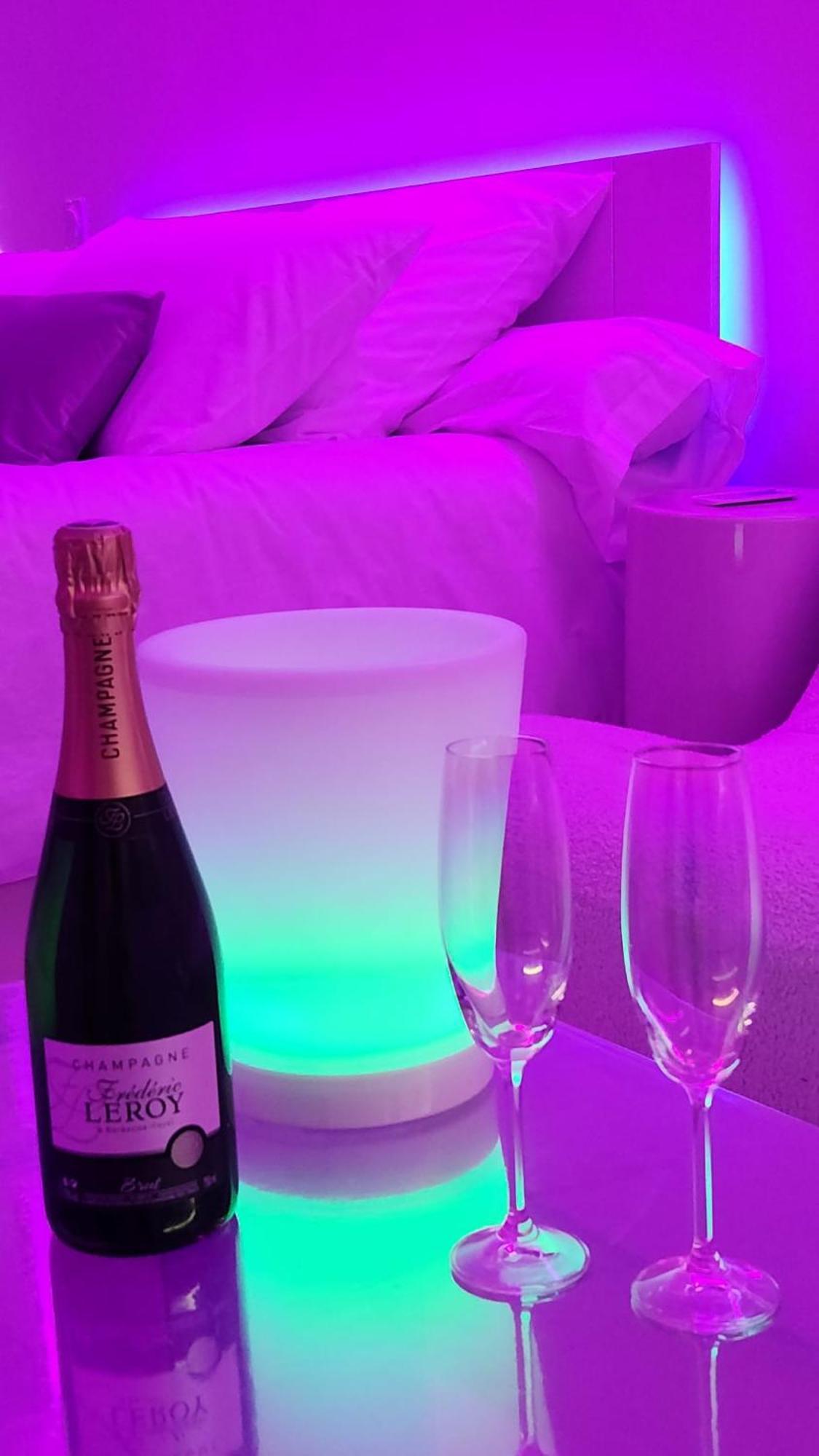 Love Room A 30 Mn Des Plages Et De Vannes Questembert Exterior photo